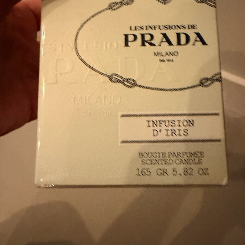 Prada Infusion d'Iris Scented Candle - BRAND NEW - teal/green candle color - Picture 4 of 6